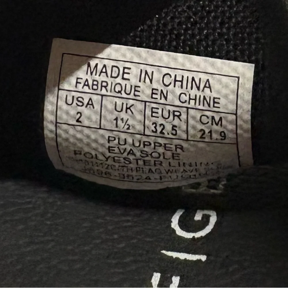 Tommy‎ Hilfiger Boys Black Slides
